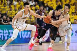 关于四川男篮迎战广州队，胜败未卜的信息
