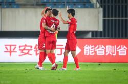 关于战术奏效！泰山双翼齐飞压制海港整场无力还手！的信息